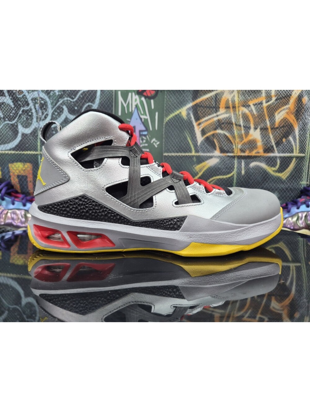 Nike Men's Jordan Melo M9 551879-027 Silver Basketball Shoes Sneakers Size 9.5